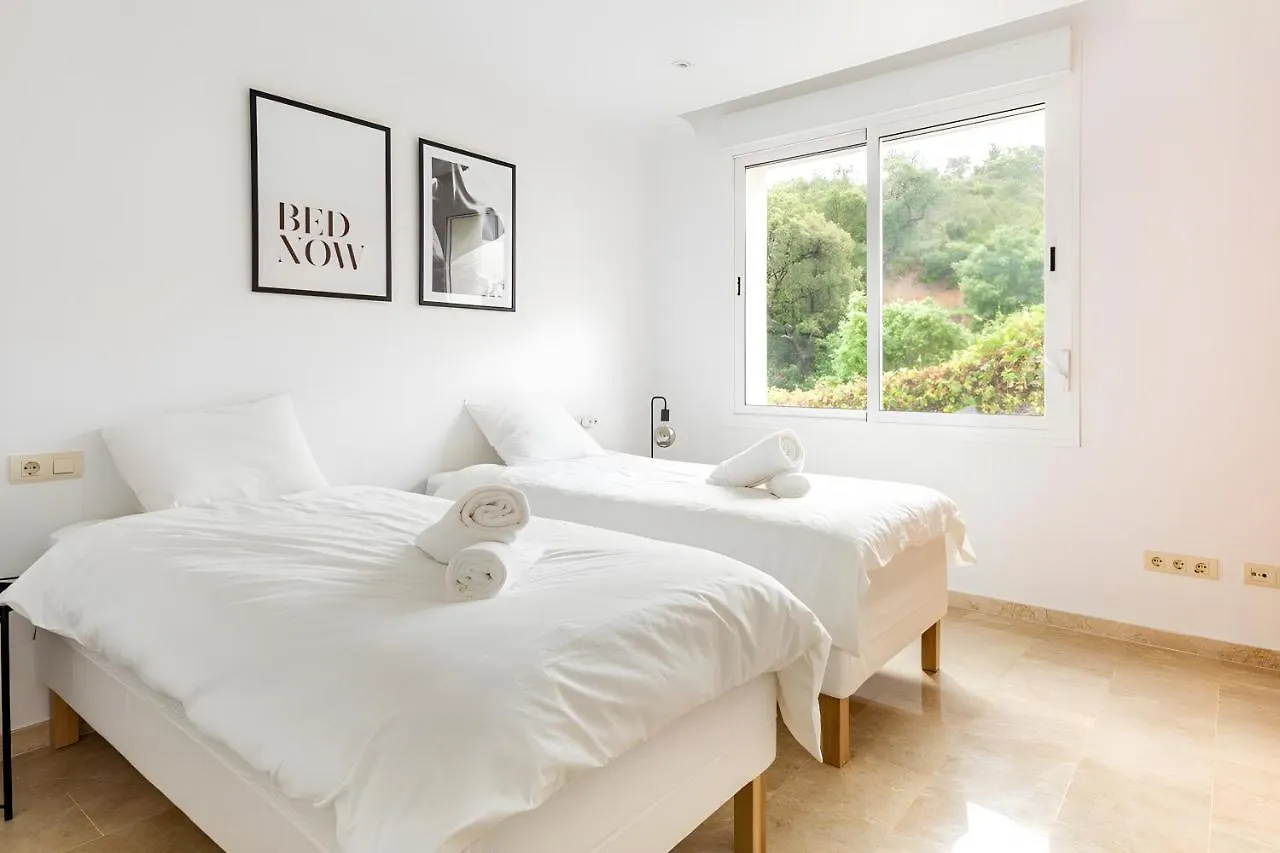 Luxury & Sunny Apartment With Breathtaking View In Marbella East Ojen