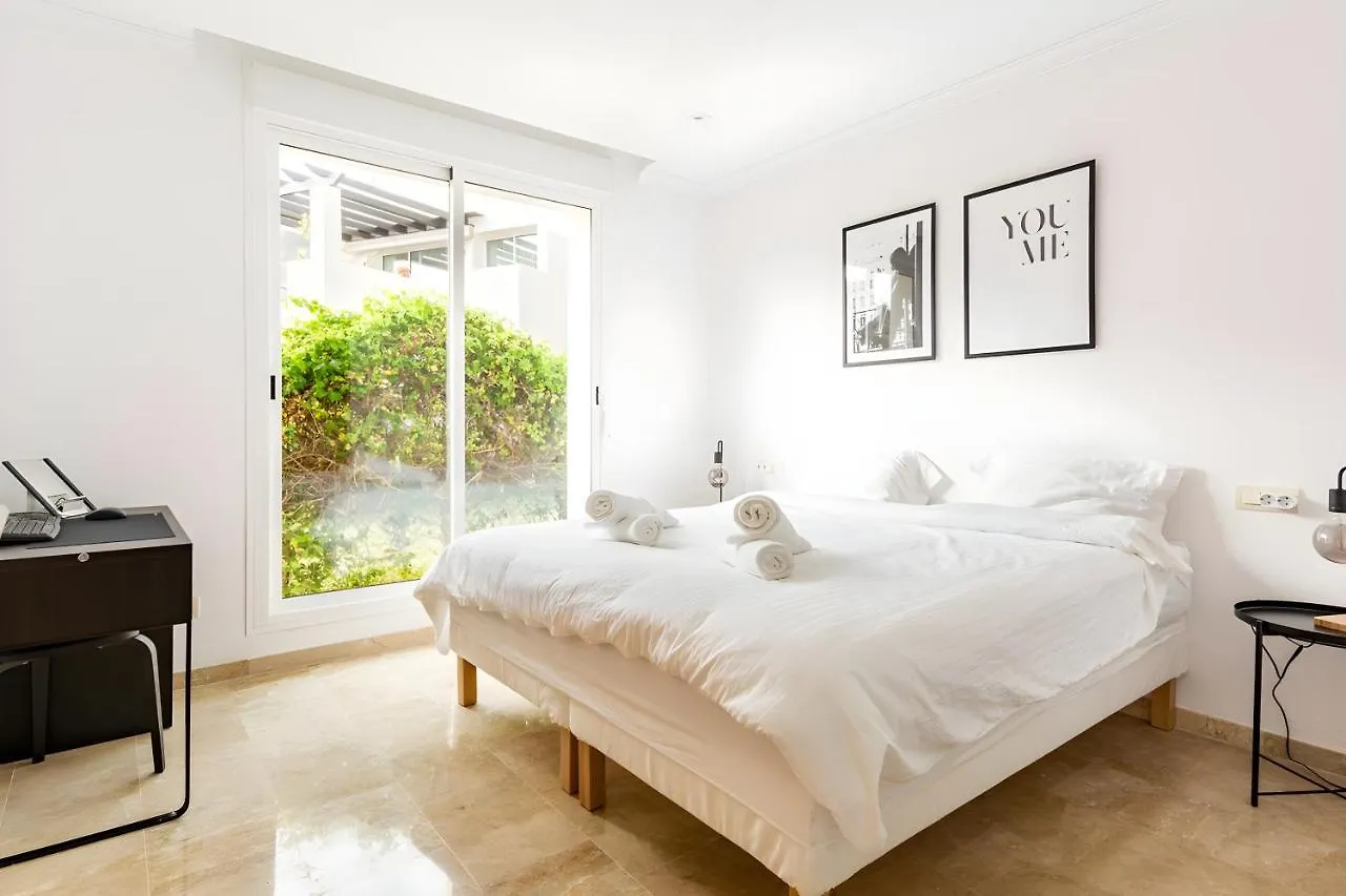 Luxury & Sunny Apartment With Breathtaking View In Marbella East Ojen