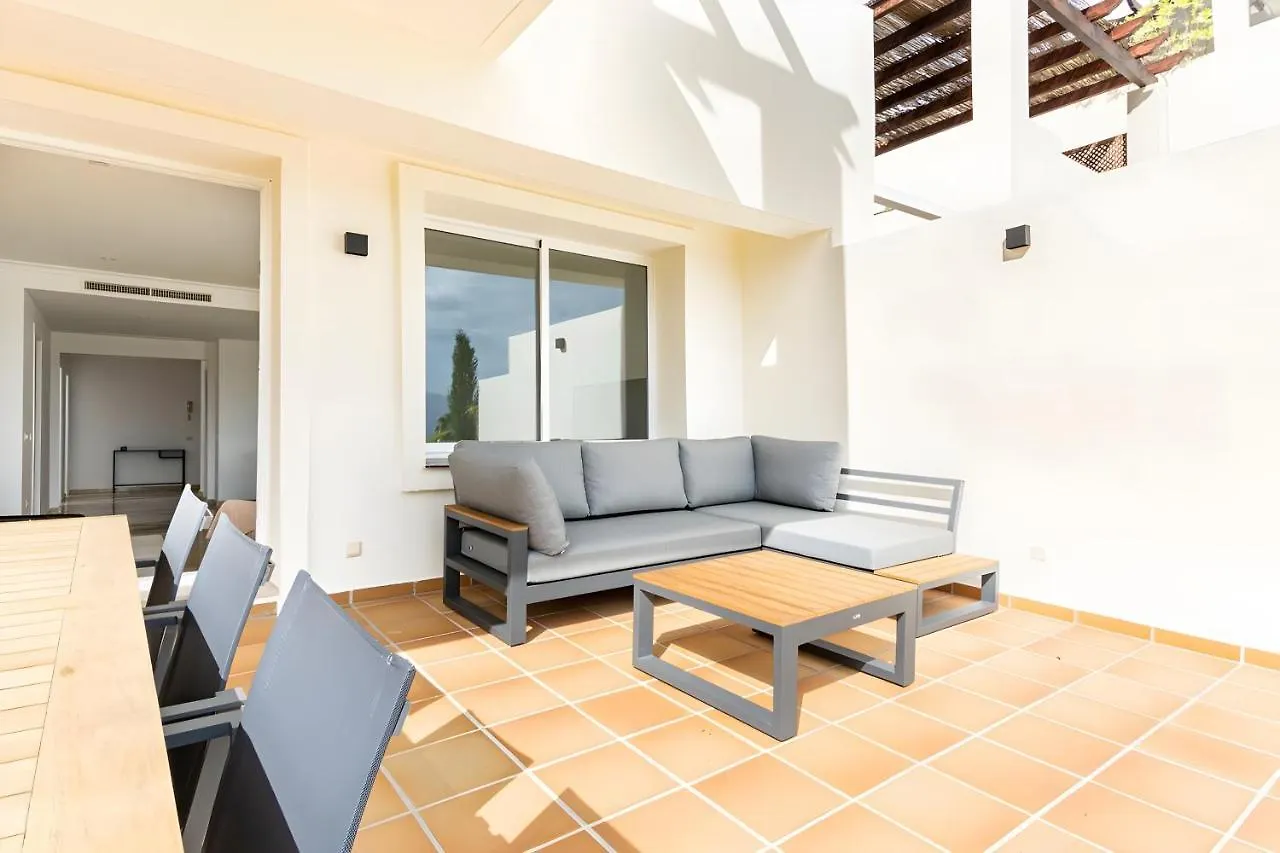 Luxury & Sunny Apartment With Breathtaking View In Marbella East Ojen