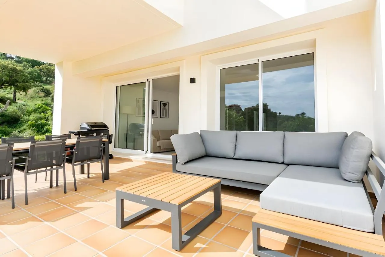 Luxury & Sunny Apartment With Breathtaking View In Marbella East Ojen